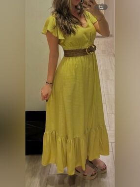 Taylor Yellow Ruched Layered Midi Ruffle dress, Size M